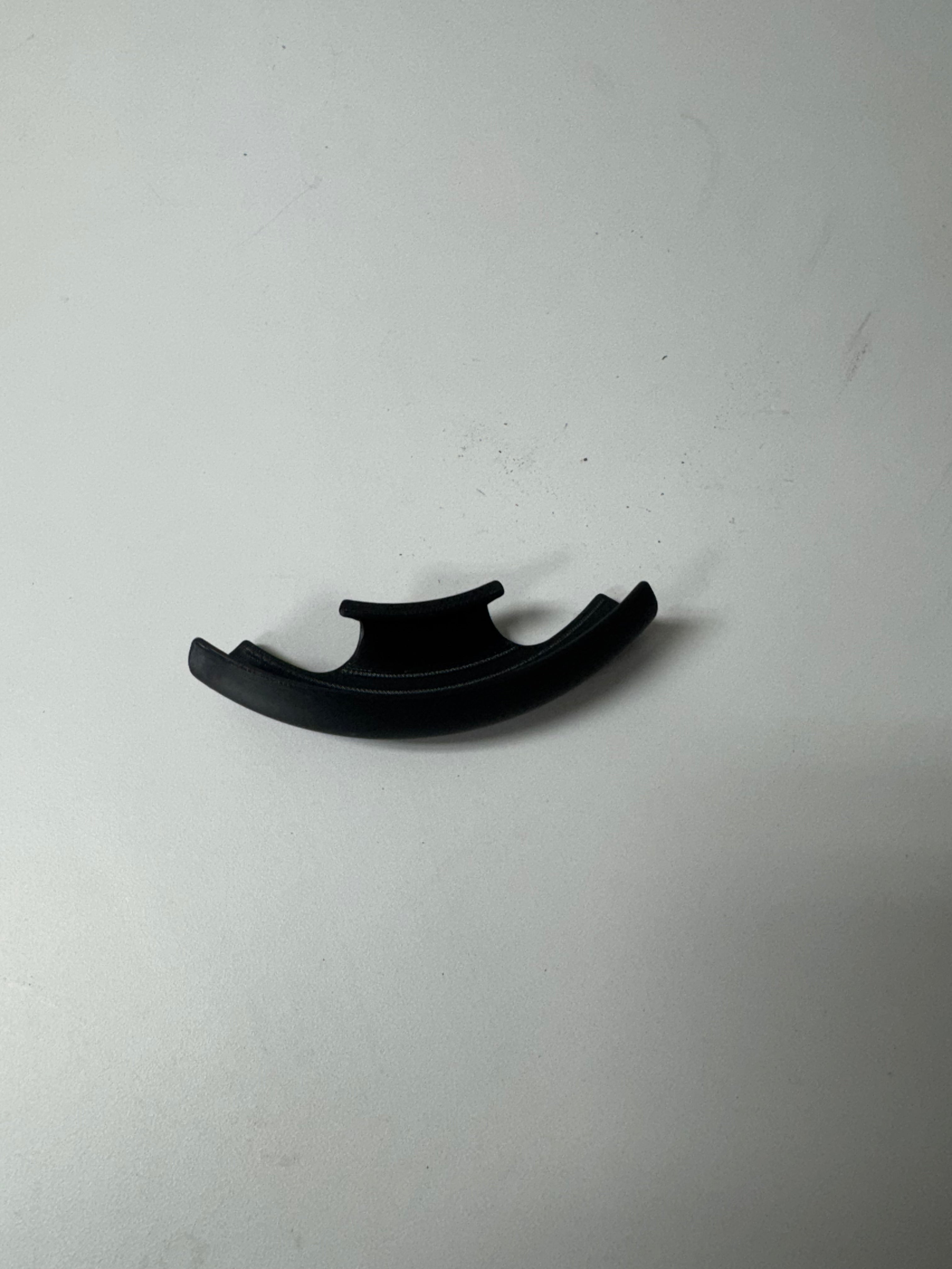 Hands-Free Gas Nozzle Clip – No More Holding or Bending to Fuel Up